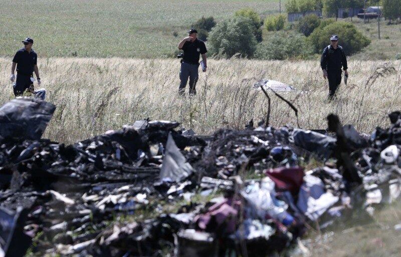 Destroços do avião da Malaysia Airlines ainda podem ser vistos no leste da Ucrânia