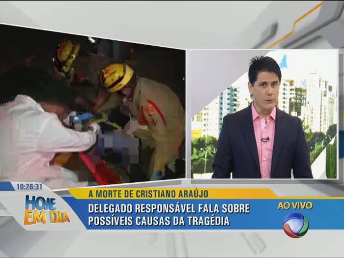 — Estamos
apurando o que motivou o condutor a perder o controle do veículo. Tivemos
informação de que esse carro tem um sensor que grava a quilometragem em que o
veiculo estava rodando, então vamos verificar

+ Acesse R7 Play e assista às íntegras do Hoje em Dia! Clique e experimente de graça!

+ Pai de Cristiano Araújo chora a morte do cantor: “Será que Deus existe?”

+ Pai de Zezé Di Camargo e Luciano chora ao falar sobre a dor de perder um filho: "A gente nunca esquece"
