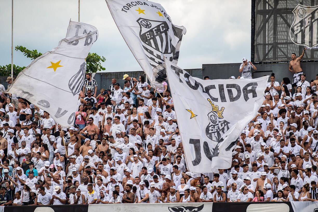 Torcida do Santos esgotou a carga inicial de 38 mil ingressos para o jogo contra o São Bernardo