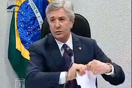 Senador disse que o DNIT apresentou "informações falseadas"