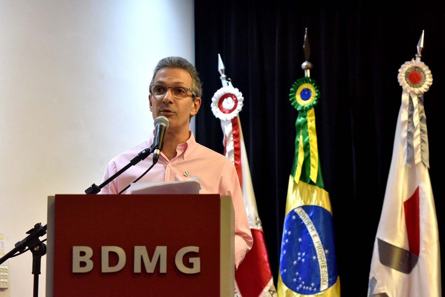 Zema diz não ter dinheiro para repasse