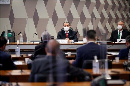 Senadores prticipam de reunião da CPI da Covid em junho