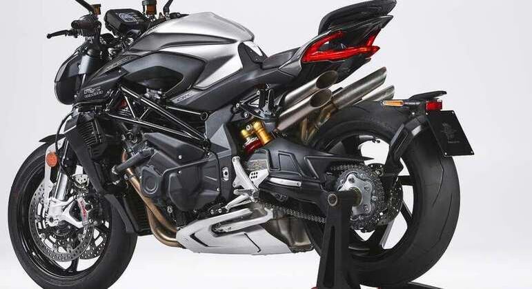 MV Agusta Brutale 1000 RS tem motor de quatro cilindros, que rende 208 cv