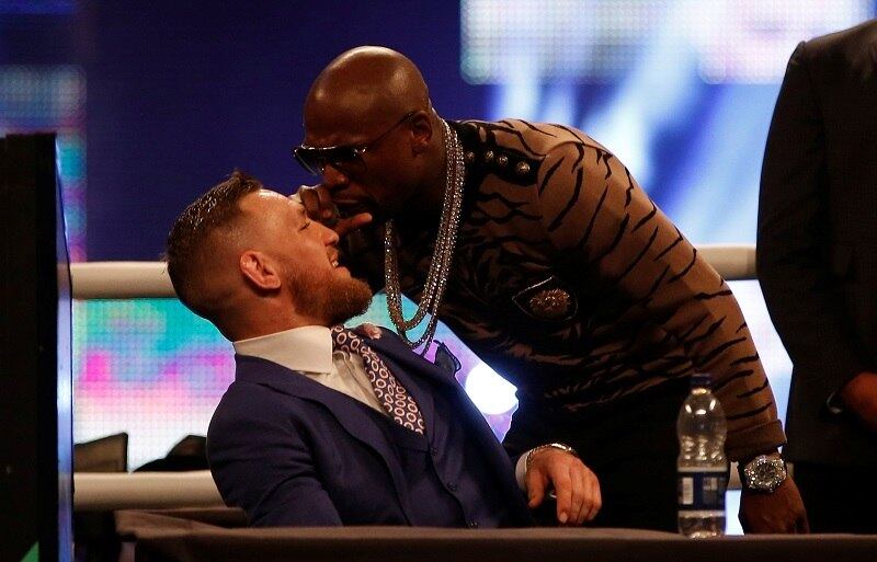 Em sua carreira no boxe, Floyd Mayweather acumula um invejável retrospecto de 49 vitórias e nenhuma derrota