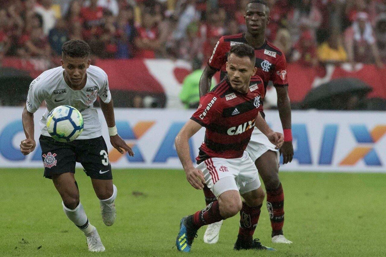 Pedrinho jogou distante de seus companheiros. Nada produziu