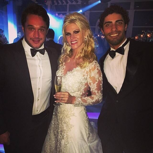 A noiva entre seus convidados