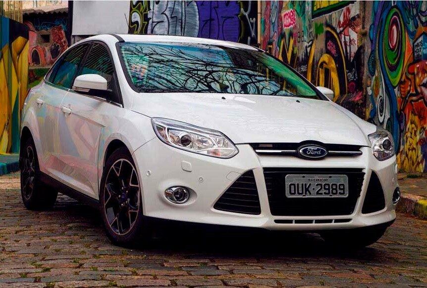 Na versão SE 1.6 (intermediária), o Ford Focus hatch acrescenta quatro airbags, tela de 4,2 polegadas, piloto automático e bancos de couro, entre outros, por R$ 63.990. Com a opção do câmbio powershift de seis marchas e sistema AdvanceTrac, o preço da versão SE sobe para R$ 69.990 

VEJA TAMBÉM:
Aceleramos o novo Ford Focus, mais moderno, potente e 'salgado' na terceira geração

Saiba tudo sobre carros! Acesse www.r7.com/carros
