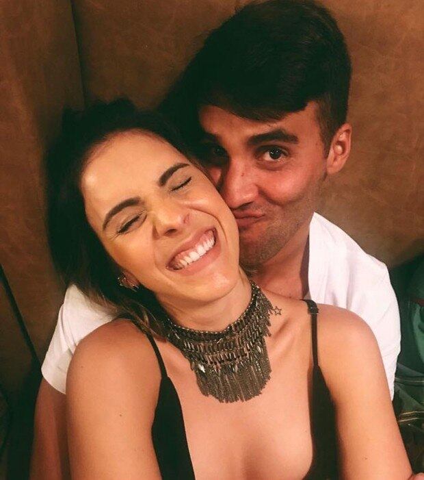 Mas a família esteve presente. Daniel posou ao lado da irmã Lívia