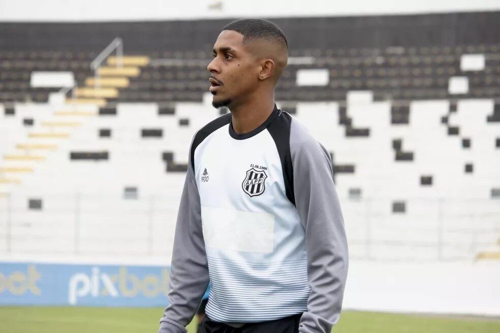 Ramon, em treino da Ponte Preta