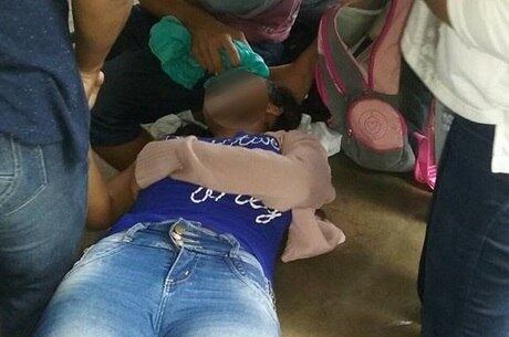 Uma jovem passou mal após a agressão da Polícia Militar