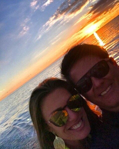 Nada melhor do que apreciar um cenário desse em ótima companhia.

— Ela, eu e o pôr do sol 


