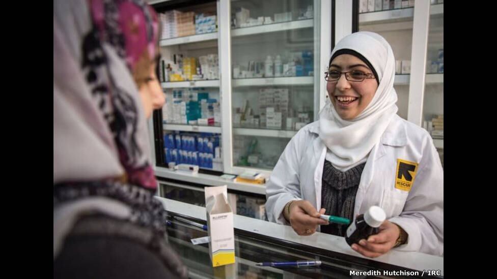 Além disso, muitas vezes prevalece a necessidade de pacientes e cuidadores minimizarem o tempo gasto em instalações de saúde ameaçadas por ataques. Isso altera de maneira desconfortável a forma de atendimento, com a necessidade de se improvisar procedimentos fora do padrão, principalmente em relação a cuidados pós-operatórios e hospitalares