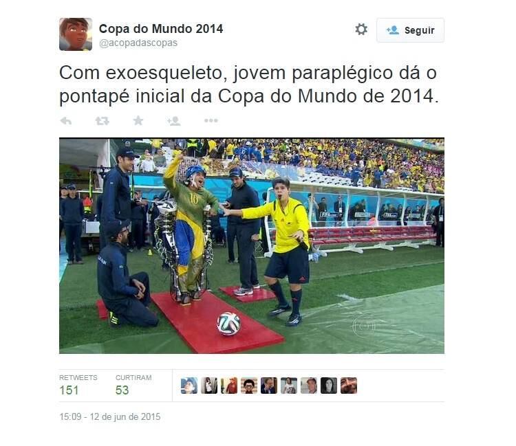 O chute com exoesqueleto, dado por um jovem paraplégico também foi registrado com foto pelo perfil do Twitter