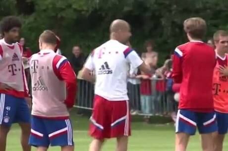 Nervoso, Guardiola não se importou com a presença de torcedores