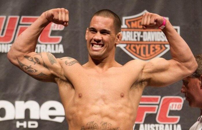 James Te Huna é outro neozelandês que enfrenta um brasileiro
no card principal do UFC 160. O lutador vem de quatro vitórias consecutivas e
só perdeu uma vez na organização. Apesar disso, não é considerado o favorito do
confronto contra o atleta mineiro