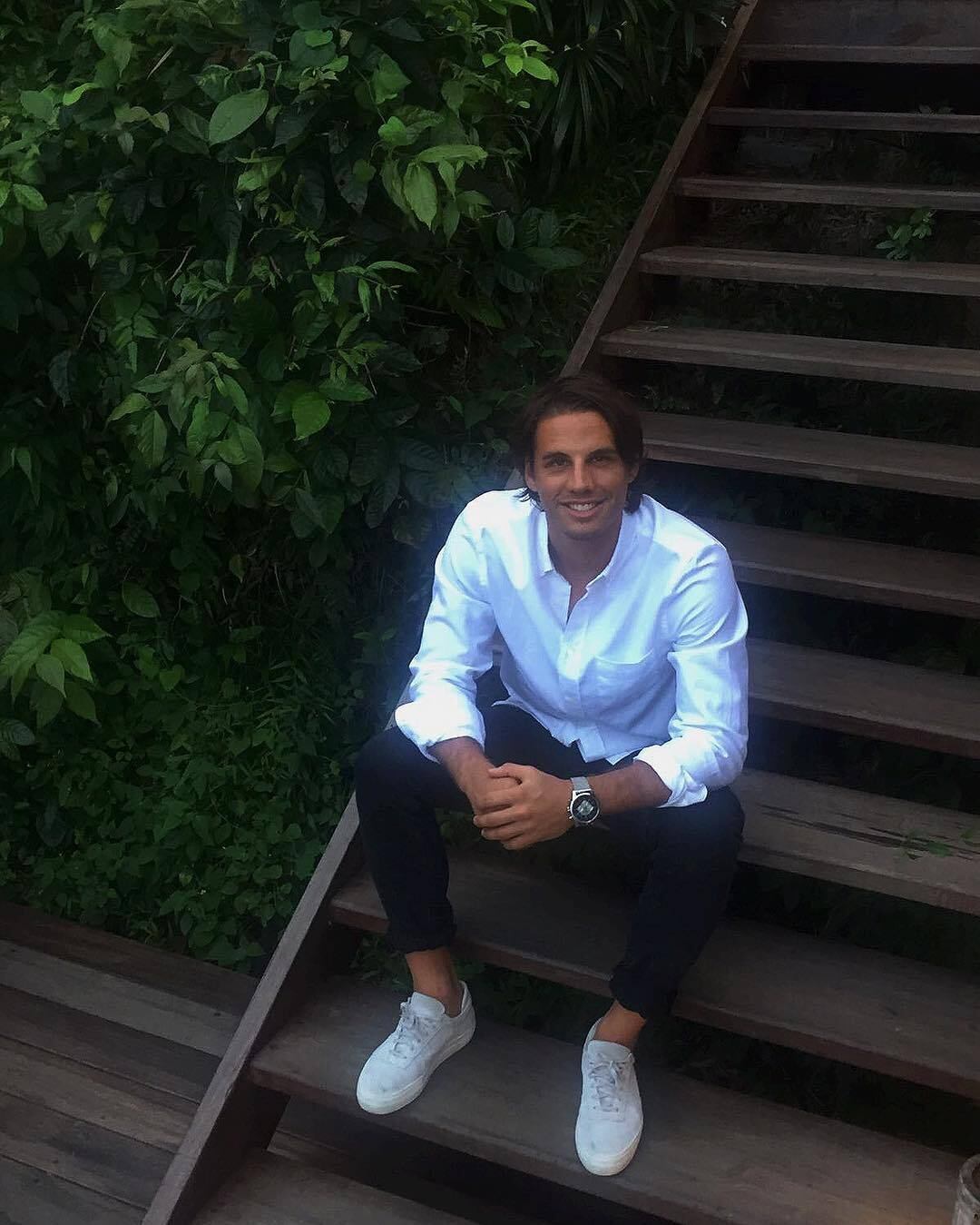 Sua conta pessoal mostra Yann em ação como jogador, mas também em momentos de lazer