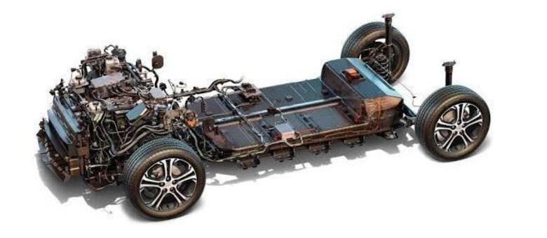 Plataforma do Bolt com três conjuntos de baterias no assoalho