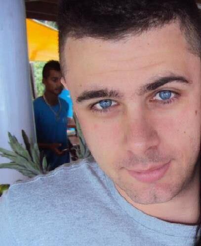 O soldado
Rodrigo de Lucca da Fonseca, de 25 anos, encontrado morto nesta terça-feira (24), foi executado com ao menos cinco tiros, de acordo com o delegado seccional de Mogi das Cruzes, Marcos Batalha. Segundo Batalha, os disparos foram nas costas e na cabeça do PM