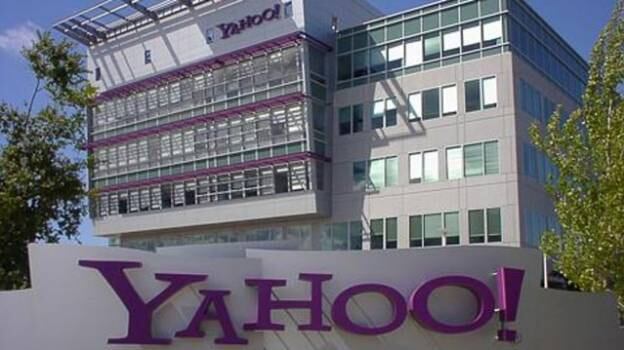 Marissa Mayer, chefona do Yahoo, está mudando a "cara" do programa de estágio da empresa. A classificação foi de 4,1, sendo o nono lugar na lista de tecnologia, segundo pesquisa da GlassDoor.  De acordo com um estagiário anônimo, uma das perguntas da entrevista era: "O que você vai fazer se a Internet não funcionar?"