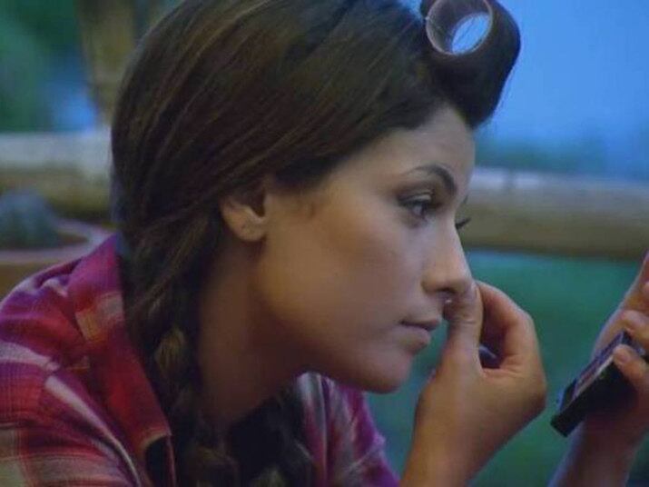 R7: De todas as brigas, você leva rancor?
Babi: É o que eu menos quero. Meu coração é muito puro, eu não
tenho mágoa de ninguém
+ Britto Jr. anuncia 8ª temporada do reality A Fazenda
+ DH Silveira é o grande campeão da Fazenda 7
+ Relembre a trajetória de DH
+ Babi Rossi é a segunda colocada de A Fazenda 7. Relembre a trajetória da peoa
+ Heloisa Faissol é a terceira colocada da Fazenda 7. Relembre a trajetória da peoa
+ Veja fotos dos bastidores da grande final de A Fazenda