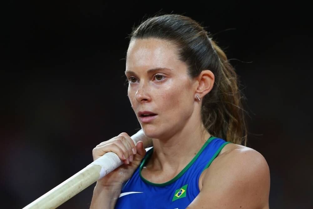 Fabiana Murer, do salto com vara, foi outra atleta que anunciou sua aposentadoria depois da Rio 2016. A veterana de 35 anos não resistiu a três frustrações olímpicas na modalidade e deu adeus às competições, mas não ao esporte. Fabiana assumiu o cargo de manager institucional do São Caetano