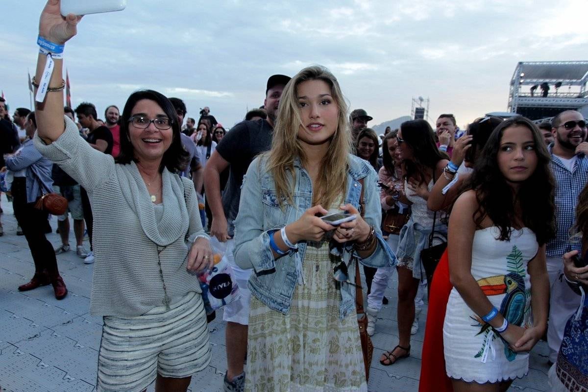 Sasha também curtiu o show ao lado dos amigos