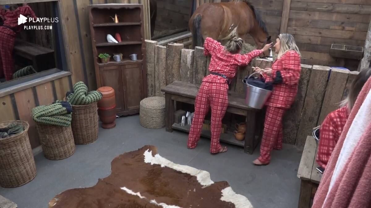 Após beber além da conta em uma das festas, Hari desabafou com Lyon: "Sabe hoje? Acabei com a minha vida!"