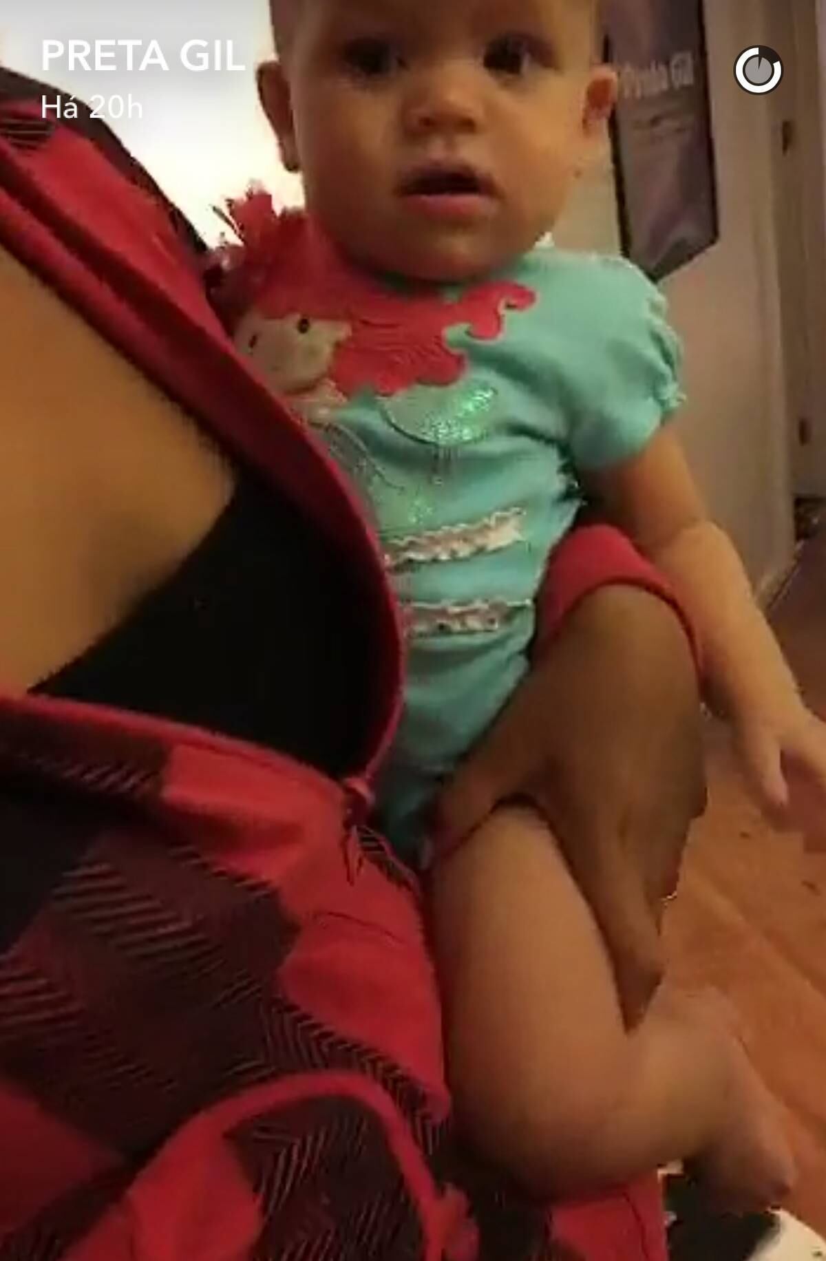 Sol de Maria esbanjou fofura com uma roupinha de sereia!