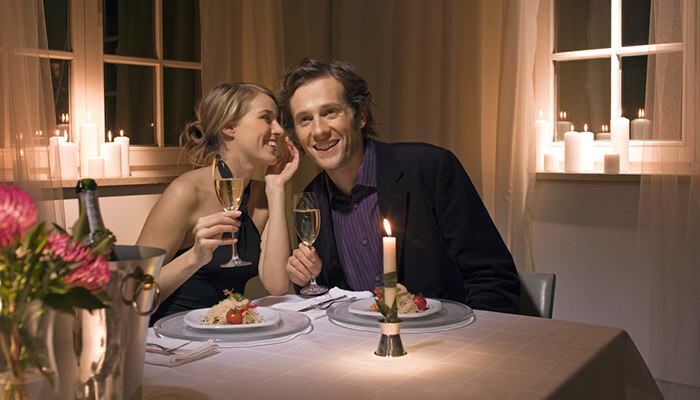 Dineer — Este aplicativo é para aquela galera que curte comer fora, mas, às vezes, não tem grana para ir àquele restaurante refinado. Ele une anfitriões que oferecem almoços exclusivos em suas casas em todo Brasil com pessoas que queiram ter a experiência de comer fora de uma maneira diferente