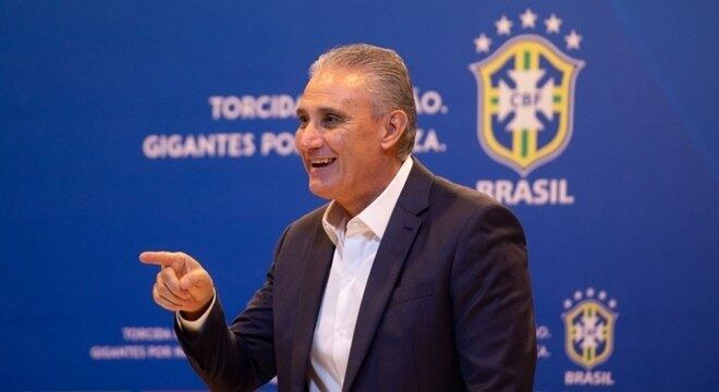 Tite criticou o calendário, mas se manteve otimista com mudanças