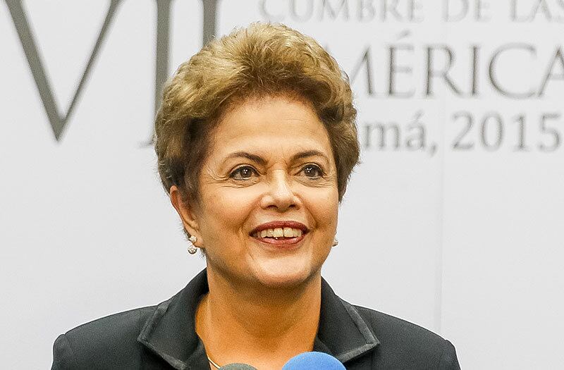 Assim como no Dia do Trabalho, Dilma Rousseff usou as redes sociais para deseja um feliz Dia das Mães às brasileiras no domingo