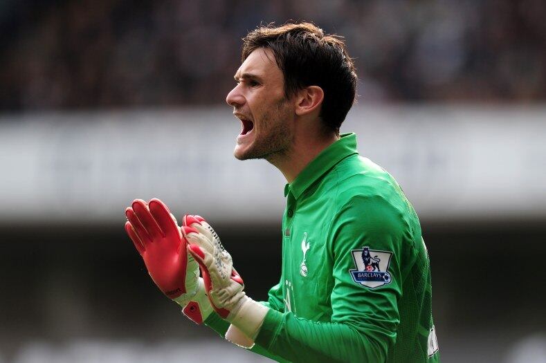 Outro jogador famoso que atuará ao lado de Paulinho na Inglaterra é o goleiro Hugo Lloris, que é titular da seleção francesa e que defende o Spurs desde