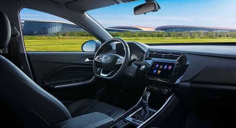 Tiggo 3X ainda se destaca pela conectividade da central multimídia