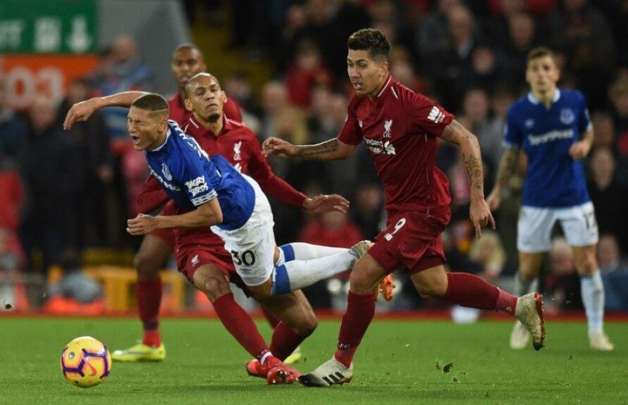Richarlison levou perigo ao sistema defensivo do Liverpool no clássico da cidade. No entanto, o Everton acabou derrotado com um gol incrível no fim