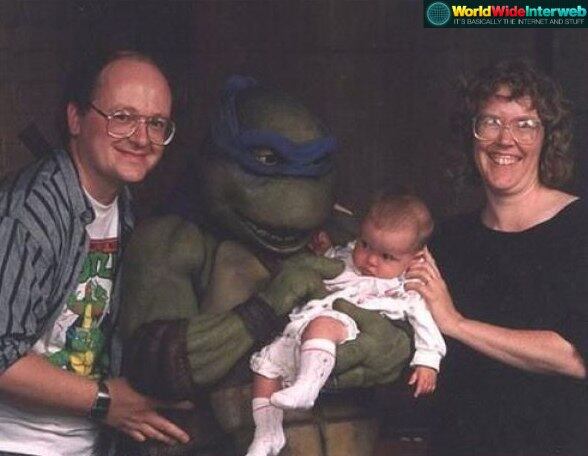 O pai nem é fã das Tartarugas Ninja, né? Adivinha qual é o nome do bebê: Rafael, Leonardo, Donatello ou Michelangelo?