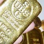 Adolescente alemã encontra barra de ouro avaliada em 16 mil
