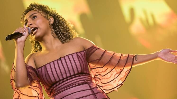 Para sua primeira apresentação, Allira escolheu Lamento Sertanejo, de Dominguinhos e Gilberto Gil, e encantou 97 jurados. Já no duelo, ela escolheu o clássico O Xote das Meninas, de Luiz Gonzaga, e levantou 82 jurados, mas não se classificou