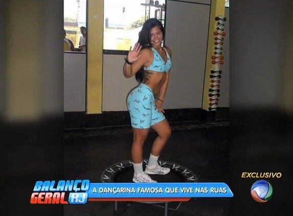 Ainda na adolescência, Juliana abandonou os estudos para se
dedicar à carreira artística