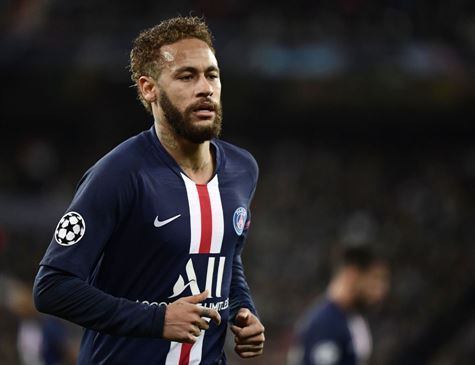 O atacante brasileiro tentou aplicar uma lambreta em Souquet, atleta adversário, e foi repreendido pelo árbitro