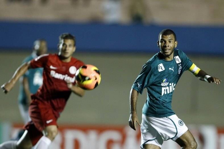 O Goiás quase se classificou para a Libertadores 2014, só dependia de si para garantir a vaga, e fracassou, em casa. Presente nesta partida estava o experiente volante Amaral, capitão da equipe e regular ao longo da competição