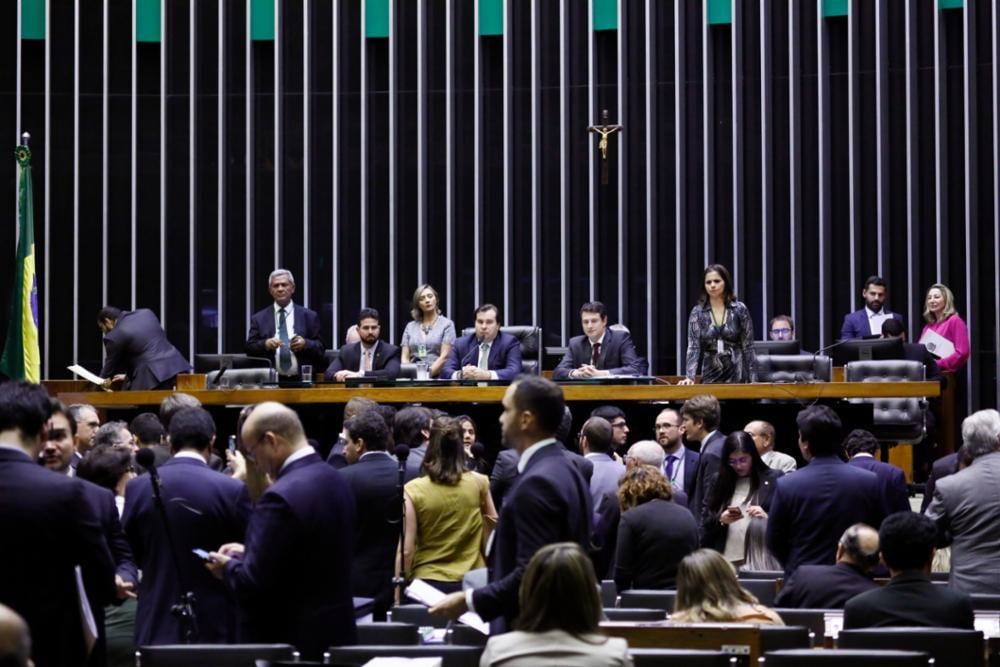 Deputados contrários consideram uma "anistia"
