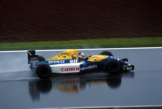 O primeiro monoposto imbatível criado por Newey foi o FW14B, da Williams em 1992. Os pilotos Nigel Mansell e Riccardo Patrese dominaram o ano, o que rendeu o Campeonato de Pilotos ao britânico e o Campeonato de Construtores para a equipe