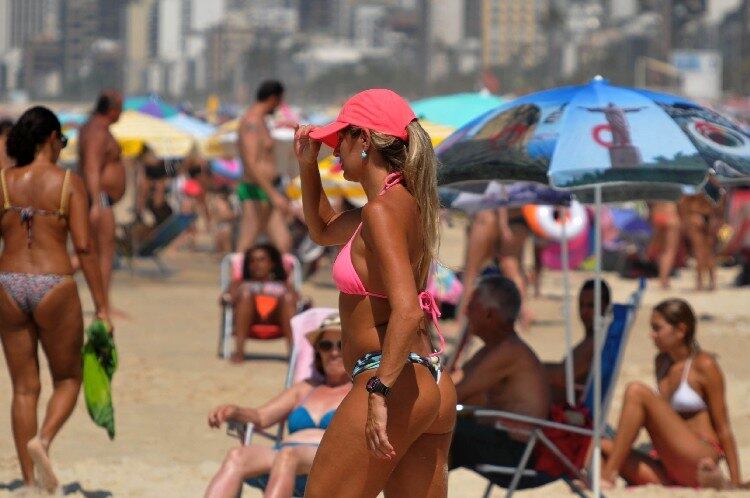 Com o bronzeado em dia, elas podem aproveitar o resto do ano e encantar toda a cidade do Rio