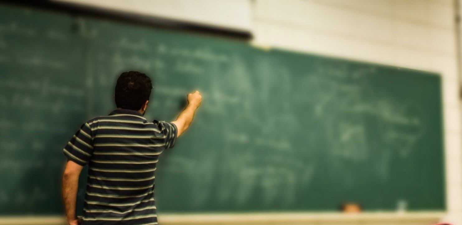 Pós: último dia para professores se inscreverem