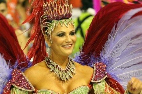 Luiza Brunet já desfilou dezenas de vezes no Carnaval