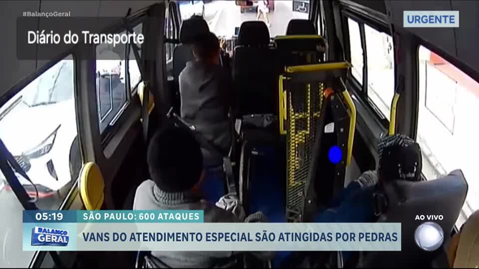 Após ônibus, vans de atendimento especial também são atacadas em São Paulo