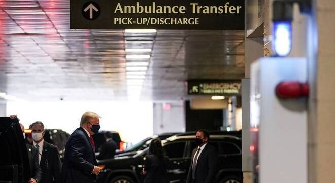 Donald Trump visitou o irmão no hospital na última sexta (14)