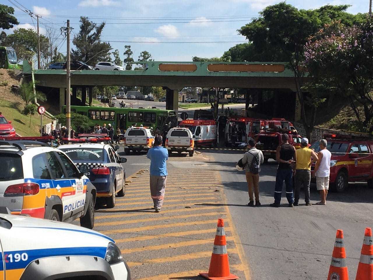 Vinte e duas pessoas ficaram feridas