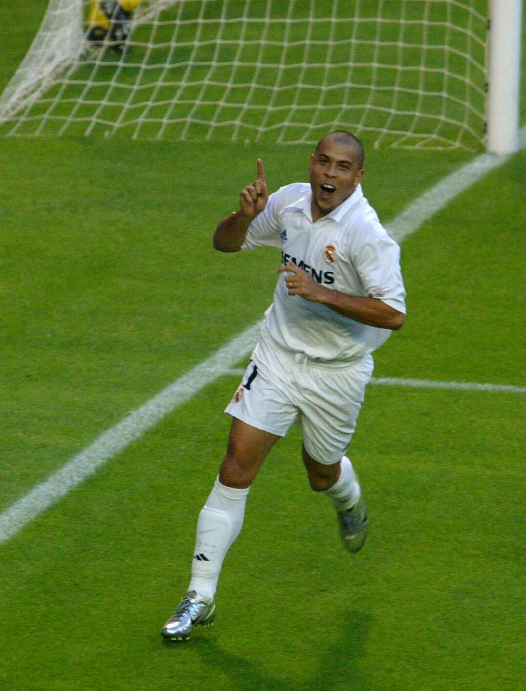 Nem mesmo Ronaldo Fenômeno, ele mesmo, maior artilheiro das Copas, três vezes melhor do mundo, conseguiu conquistar esta tão cobiçada taça