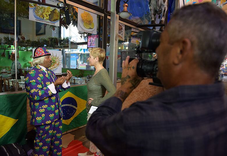 Antes de surpreender o imitador, Xuxa bateu um papo com Valdir e descobriu que o potiguar é muito fã de Tiririca. O cover chegou a dizer que, se fosse preciso, daria o próprio coração para seu ídolo.
— Aqui, na Terra, Tiririca é um anjo pra mim. Se hoje ele falasse que precisa de doação de um coração, eu seria a primeira pessoa a falar: "eu". Eu seria a primeira pessoa a falar para tirar meu coração e passar pra ele 


